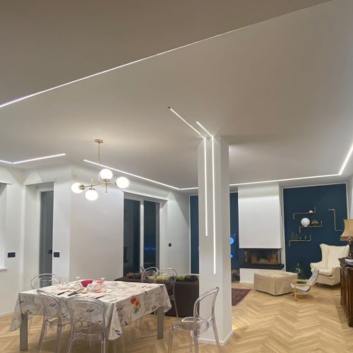 Ribassamento soffitto e illuminazione a luci a LED